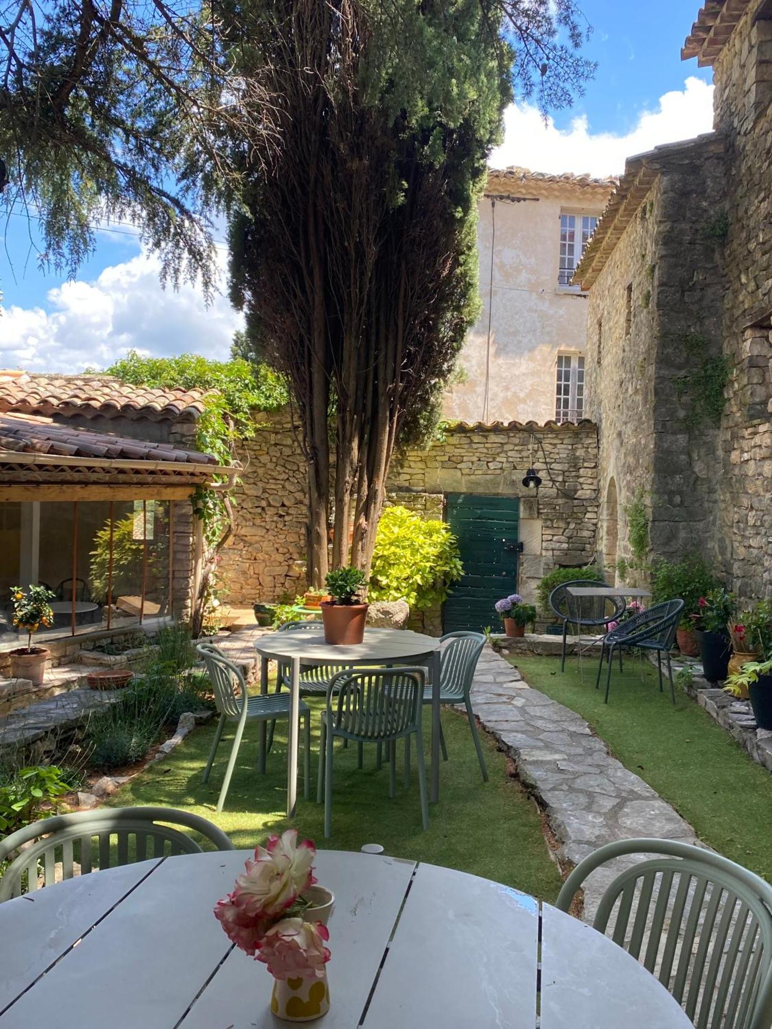 Auberge Du Boisset Saint-Martin-de-Castillon Екстериор снимка